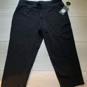 Brand New Athletic Capri Black